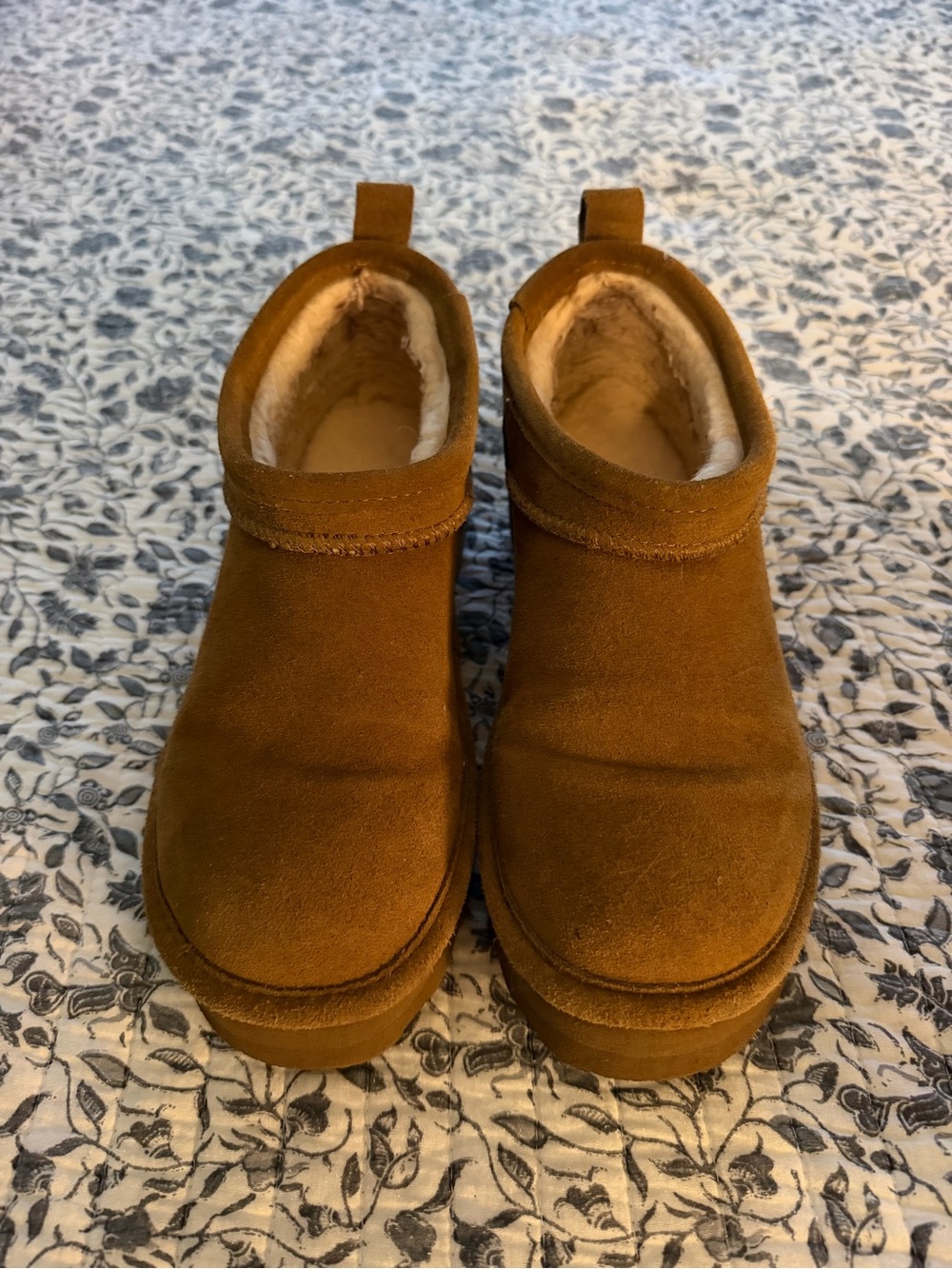 BearPaw Women's Tan Shearling-Lined Boot Interior